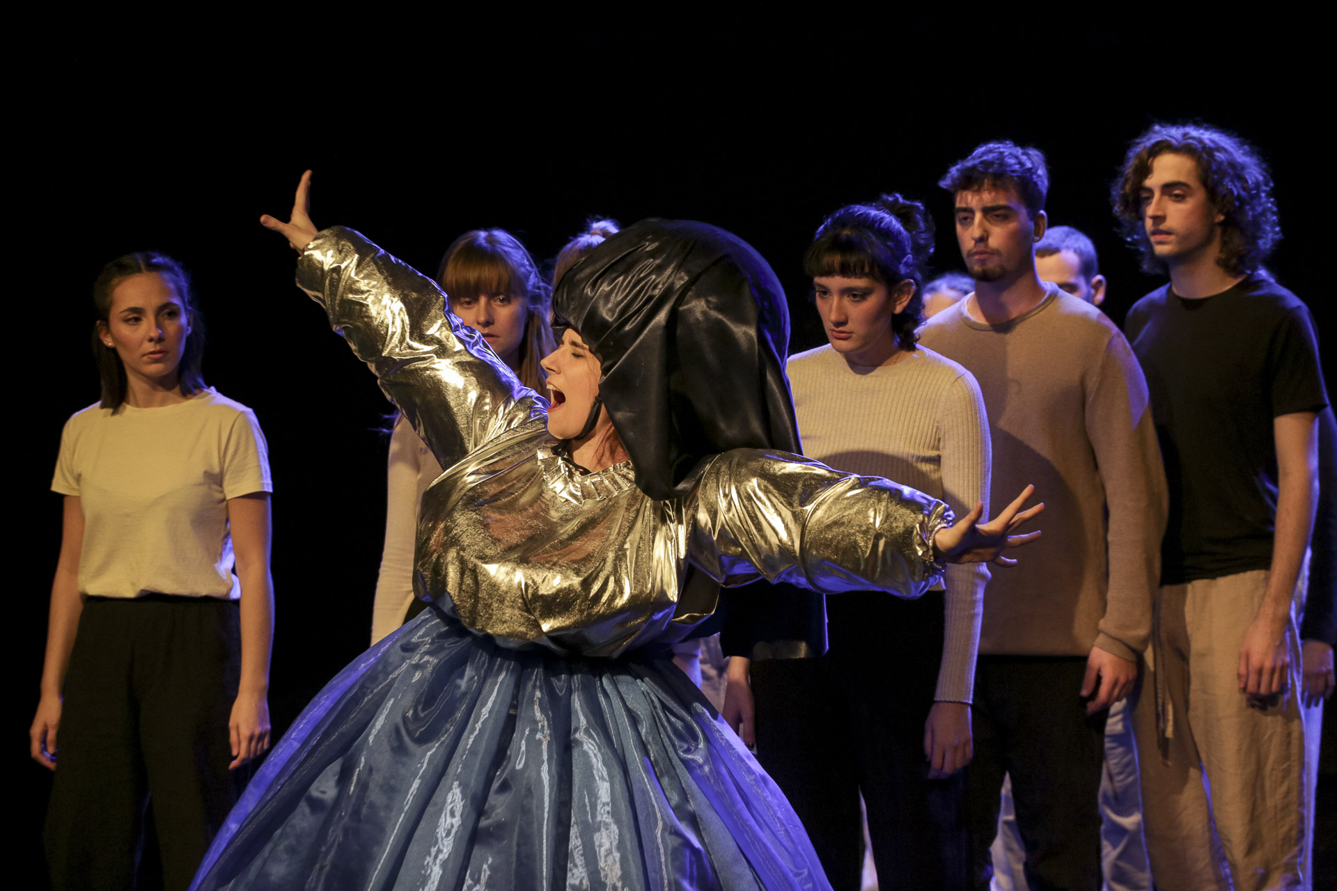 escuela teatro barcelona interpretación el timbal final de curso cursos regulares adultos jóvenes niñas niños