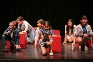 Teatre musical nenes nens escola teatre barcelona interpretació el timbal