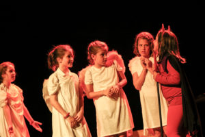 Teatre nenes nens infants interpretació escola barcelona el timbal