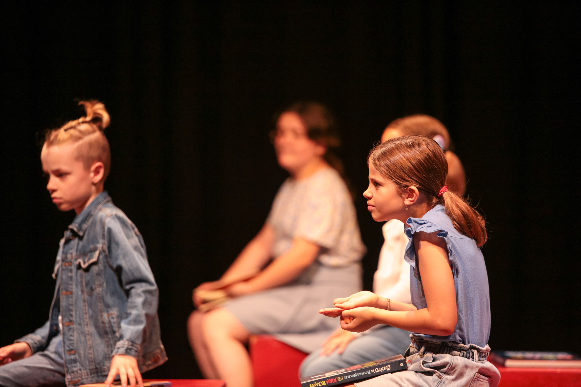 el timbal escuela teatro barcelona interpretación cursos regulares niñas niños jóvenes